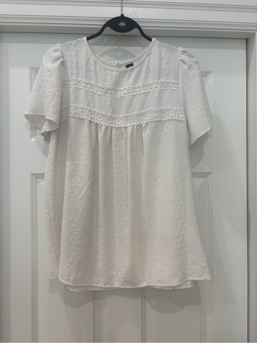 Women's White Eyelet Lace Short Sleeve Top
